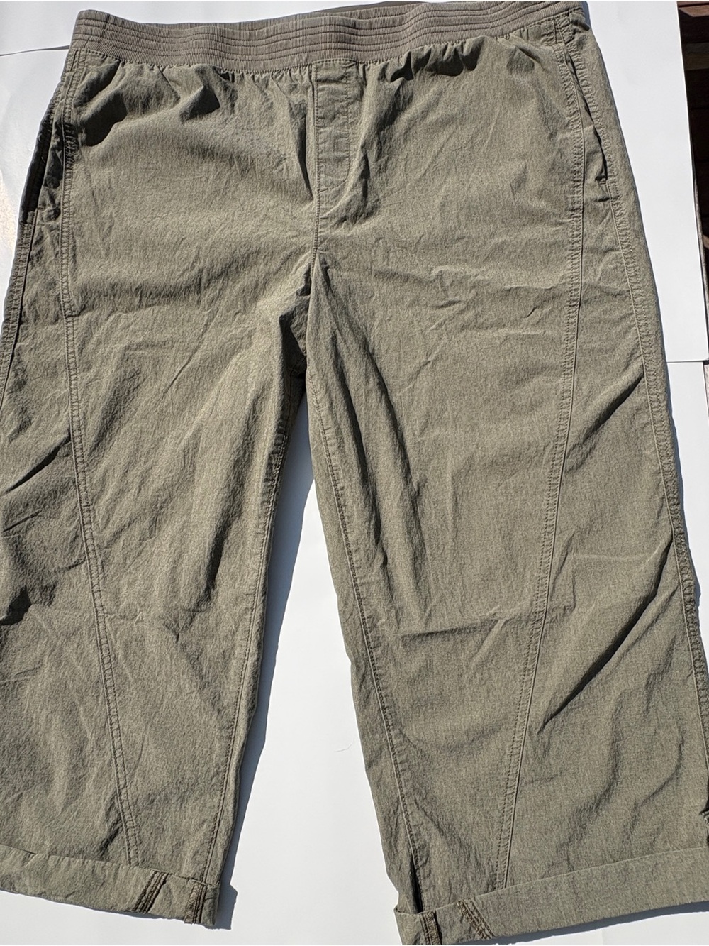 Chico’s Olive Capri Pants Cotton/Poly/Spandex 18 (Chico’s 3.5) Pull on Cuff Hem